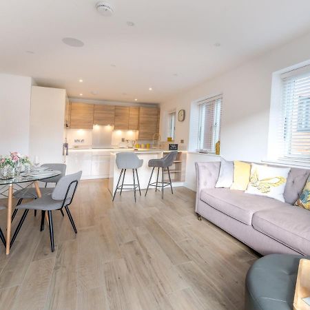 Pass The Keys Contemporary Apartment With Secure Parking 슈루즈버리 외부 사진