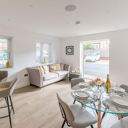Pass The Keys Contemporary Apartment With Secure Parking 슈루즈버리 외부 사진