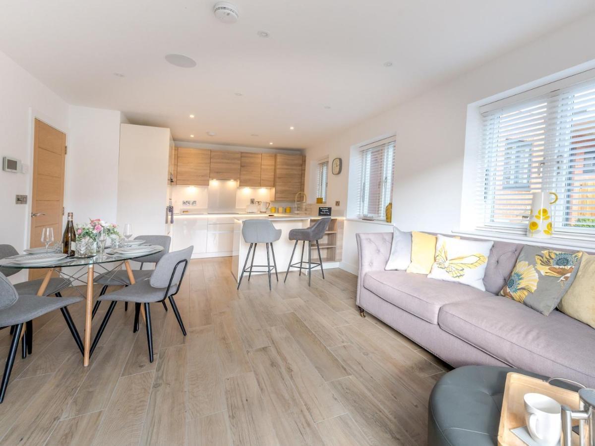 Pass The Keys Contemporary Apartment With Secure Parking 슈루즈버리 외부 사진
