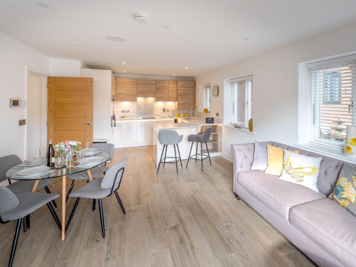 Pass The Keys Contemporary Apartment With Secure Parking 슈루즈버리 외부 사진