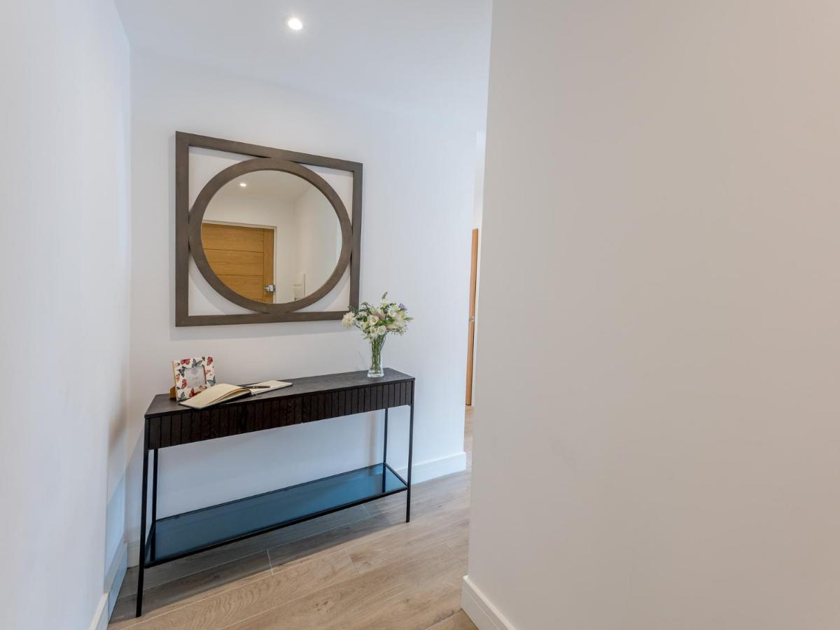 Pass The Keys Contemporary Apartment With Secure Parking 슈루즈버리 외부 사진