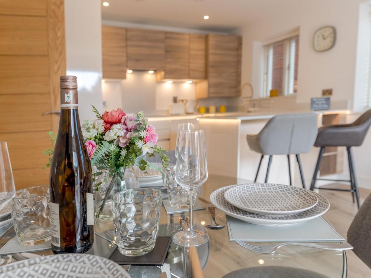 Pass The Keys Contemporary Apartment With Secure Parking 슈루즈버리 외부 사진