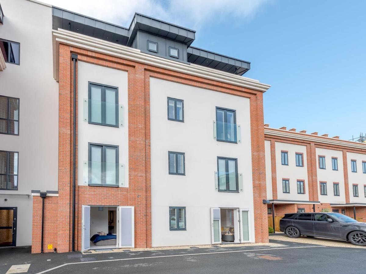 Pass The Keys Contemporary Apartment With Secure Parking 슈루즈버리 외부 사진