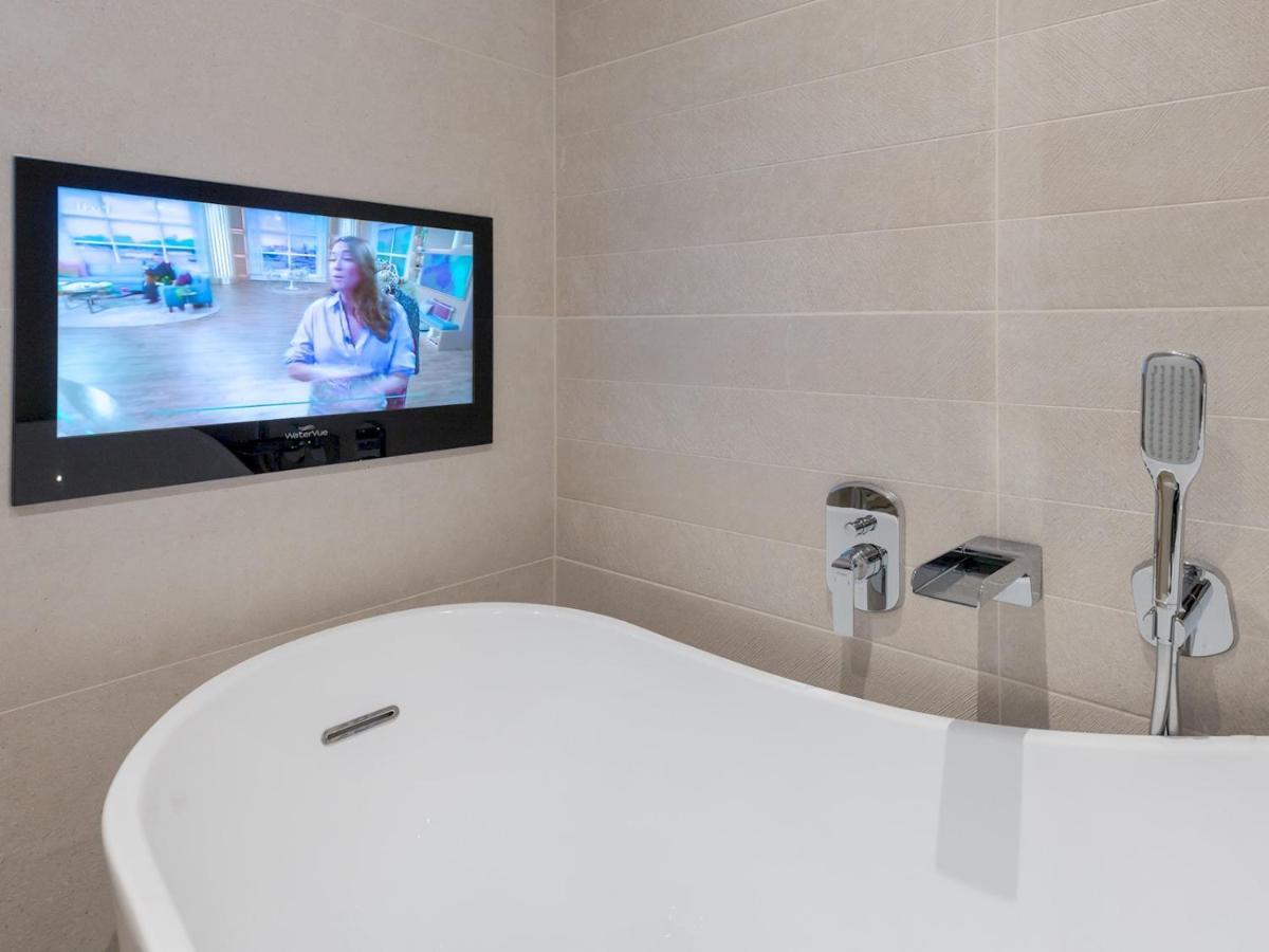 Pass The Keys Contemporary Apartment With Secure Parking 슈루즈버리 외부 사진